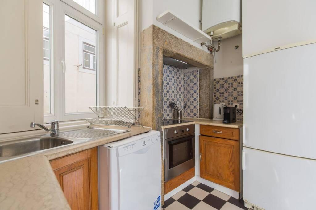135 B - Alfama Renovated Charming Historic Flat Near Baixa Apartamento *