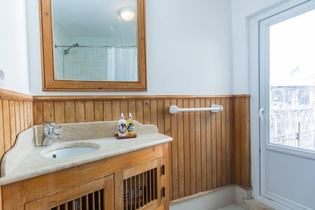 135 B - Alfama Renovated Charming Historic Flat Near Baixa Apartamento Lisboa