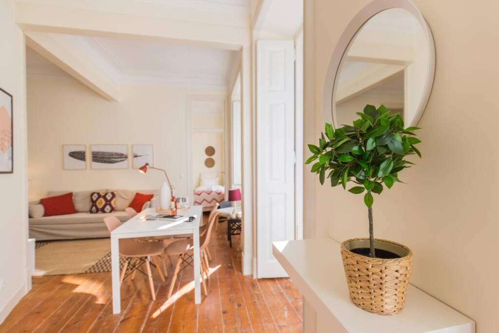 Apartamento 135 B - Alfama Renovated Charming Historic Flat Near Baixa *