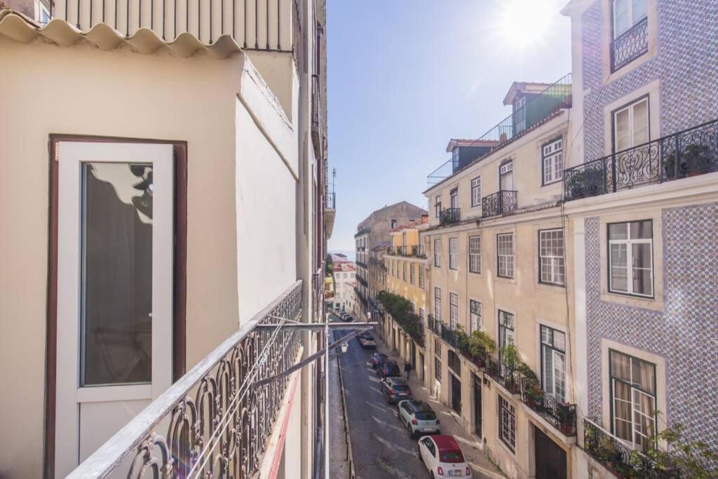 Apartamento 135 B - Alfama Renovated Charming Historic Flat Near Baixa Lisboa