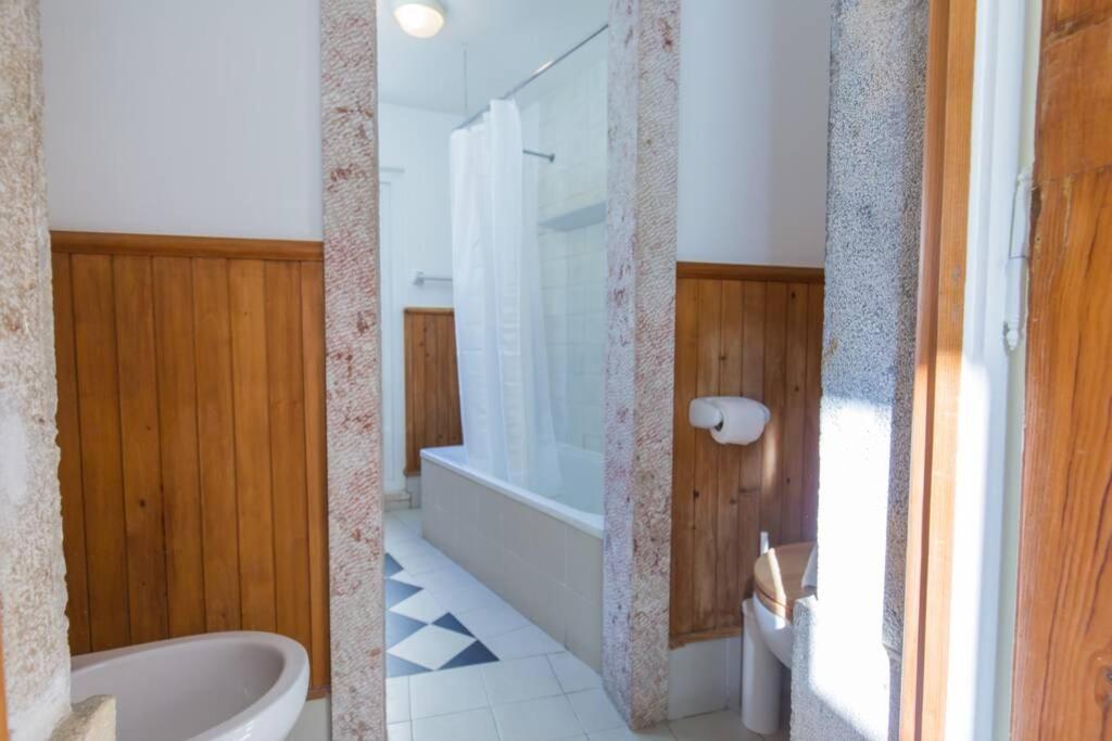 135 B - Alfama Renovated Charming Historic Flat Near Baixa * Lisboa
