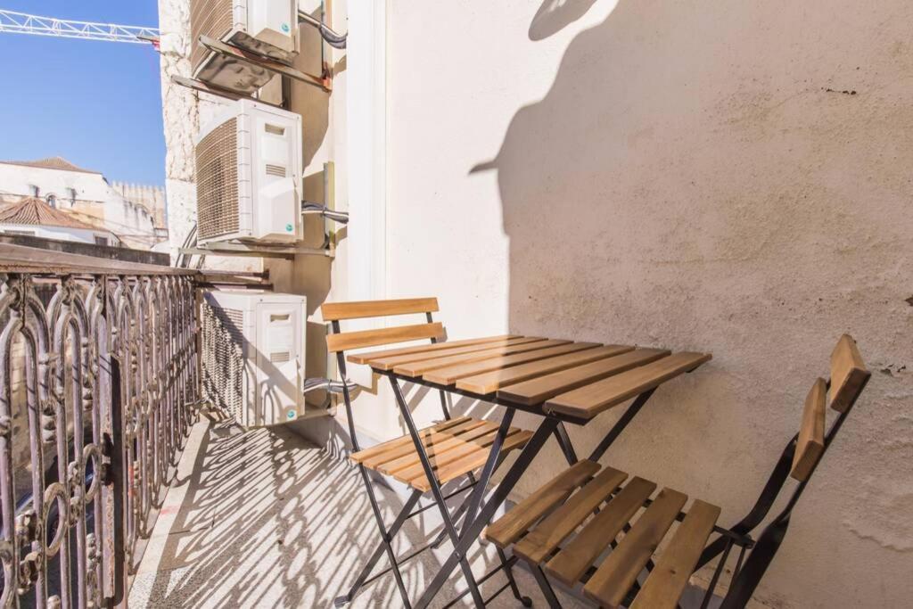 135 B - Alfama Renovated Charming Historic Flat Near Baixa * Lisboa