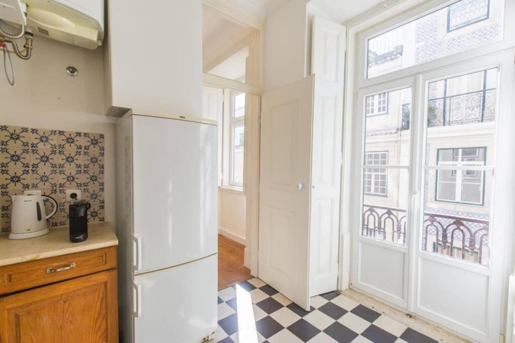 135 B - Alfama Renovated Charming Historic Flat Near Baixa Apartamento *