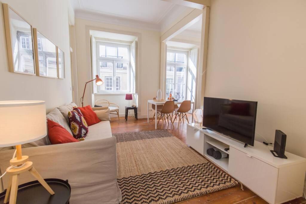 Apartamento 135 B - Alfama Renovated Charming Historic Flat Near Baixa *